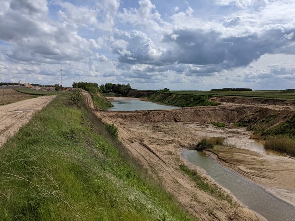 Wyrobisko przy drodze